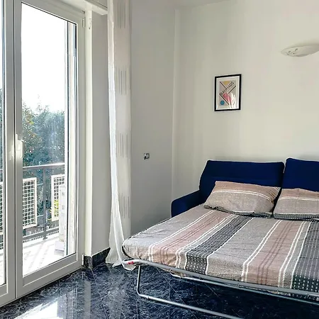 Apartment Red House - Beautiful - Metro M1